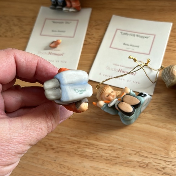 Studio Hummel Christmas Ornaments (Lot1) - Picture 7 of 9